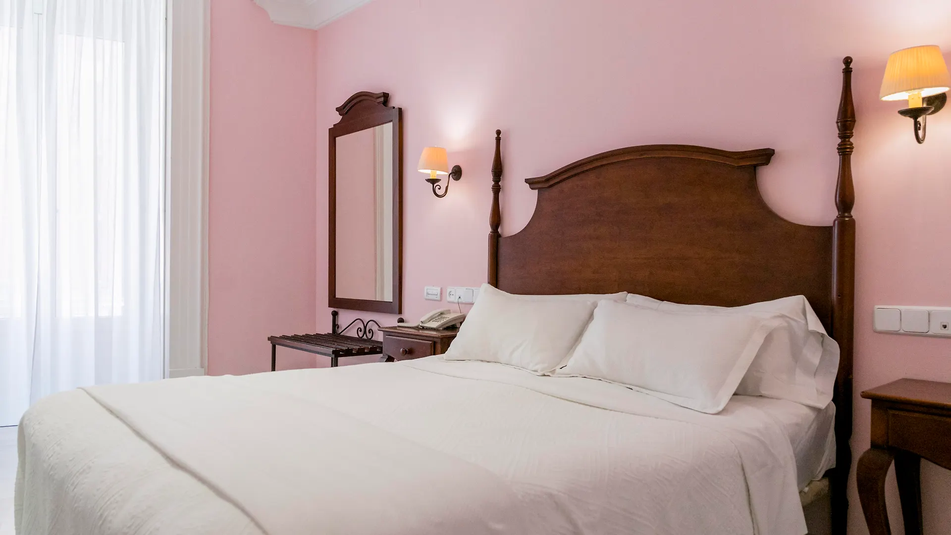 Hotel Las Cortes De קדיז