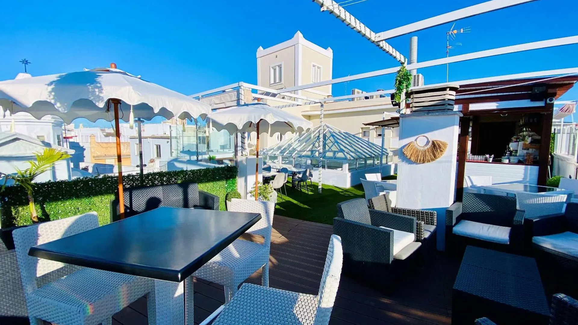 Hotel Las Cortes De קדיז